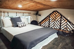 Room - Tranquil 2-bedroom cabin in cool Boaz with AC (Boaz)
