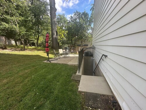 Walk-out beautiful, furnished basement apartment