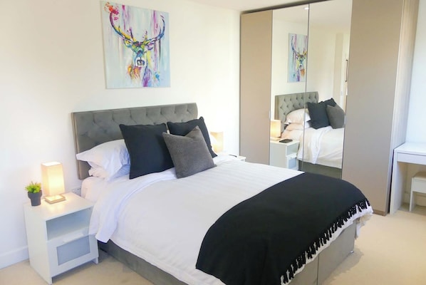 Unclassified image, 1 of 38, button - 3-Bed Penthouse with Balcony and Parking (Royal Tunbridge Wells)