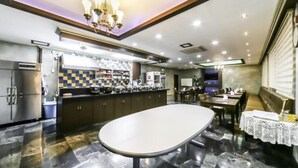 Dining - Modern Business Hotel (Gumi)