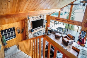 Living area - Norris Lake Cabin | Dock + Games (Jacksboro)