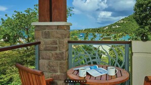 Outdoor dining - The Westin Resort with 3 bedrooms and AC in fantastic Cruz Bay (Cruz Bay)