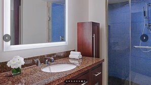 Bathroom - The Westin Resort with 3 bedrooms and AC in fantastic Cruz Bay (Cruz Bay)