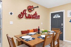 Dining - Austin Fun House Huge Private Yard, Pickleball, Cowboy Pool & Hot Tub (Austin)