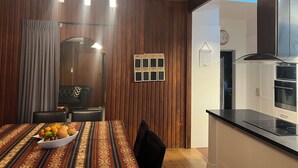 Luxury Cottage, 4 Bedrooms, Garden View | Dining - Private Hinterland Retreat (Landers Shoot)