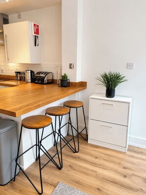 Image 28 - 2 Bedroom Contemporary Townhouse - Town Centre (Sandy)