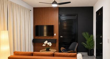 SoHo Living: a stylish 2-bedroom boutique stay in the heart of Cap-Haïtien.