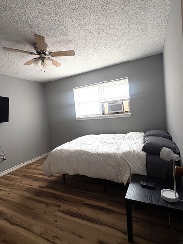 Spacious 3BR/2BA Home- Fully Furnished + WiFi