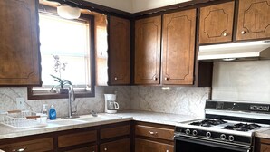 Unclassified image, 2 of 12, button - Spacious 3BR/2BA Home- Fully Furnished + WiFi (Paducah)