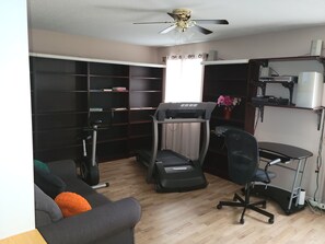 Interior - Beautiful 3 bedroom house in orleans (Ottawa)