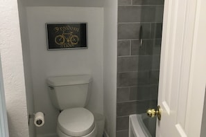 Bathroom - Modern, fully furnished Pearl St Condo with AC & Garage Parking - Monthly Rental (Boulder)