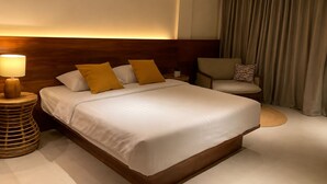 Double Room, Pool View - The Shore at San Remigio (San Remigio)