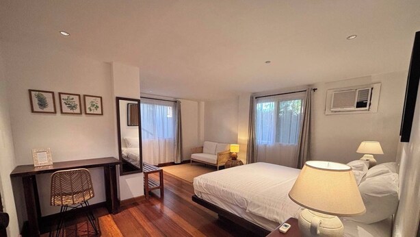 Villa, Sea View - The Shore at San Remigio (San Remigio)