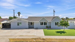 Exterior - Cozy, Brand New 3 BR/2BA Home Near By Disneyland  with Backyard (Anaheim)