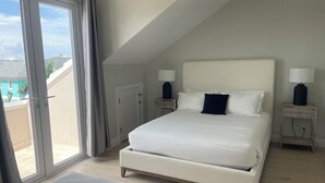 Room - Only steps away from the beach & pool! (Nassau)