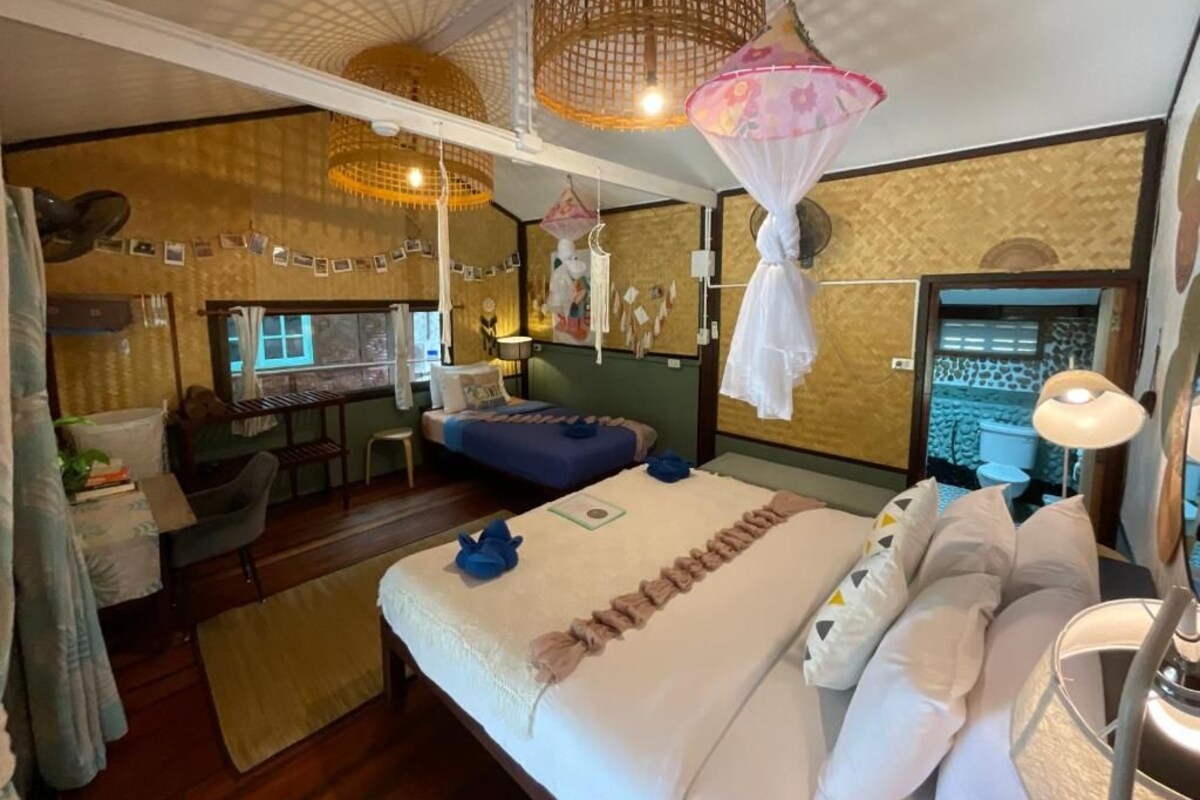 Aircon Bungalow Lagoon View A7 | In-room safe, free WiFi