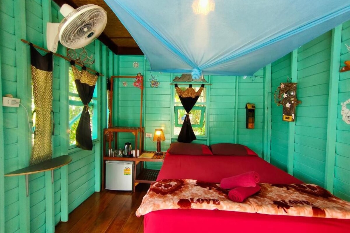 Fan Bungalow Lagoon View B1 | In-room safe, free WiFi