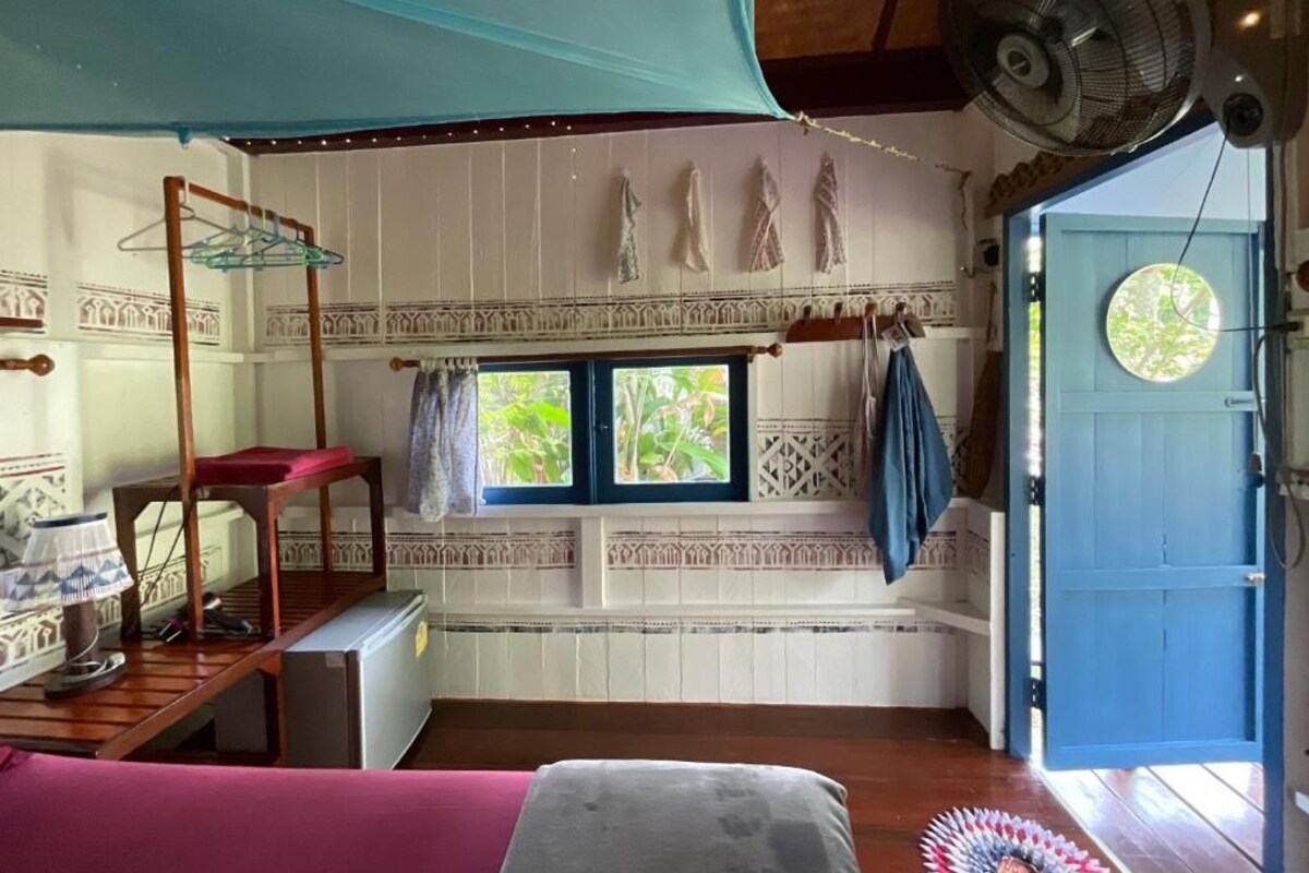 Fan Bungalow Garden View B1 | In-room safe, free WiFi