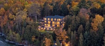 Newly Built Luxury 7BR Big Rideau Lake Cottage | Sleeps 20