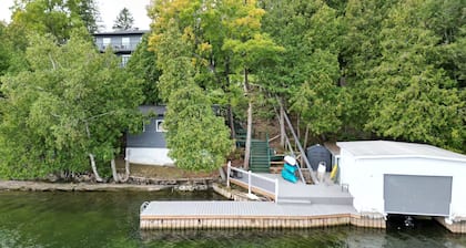 Newly Built Luxury 7BR Big Rideau Lake Cottage | Sleeps 20