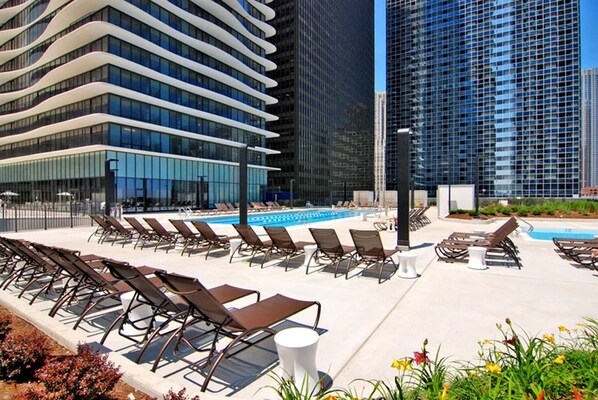 Pool - Blueground | New Eastside, jacuzzi, nr Grant Park (Chicago)