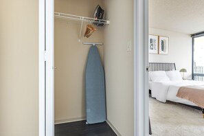 Room - Blueground | New Eastside, jacuzzi, nr Grant Park (Chicago)