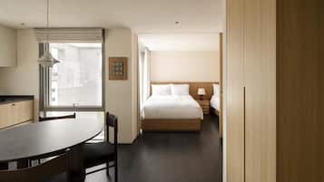 701 Skyline Suite | Laptop workspace, soundproofing, WiFi (free), bed sheets