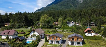 Spacious chalet by Lake Pressegger near Nassfeld