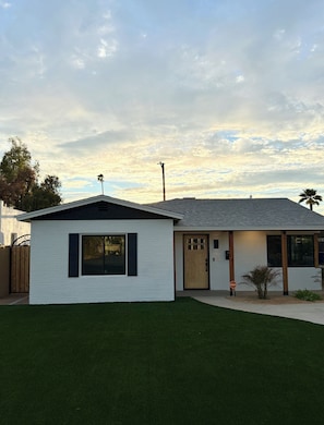 Unclassified image, 3 of 34, button - Modern Desert Oasis with private pool that sleeps 6! (Phoenix)