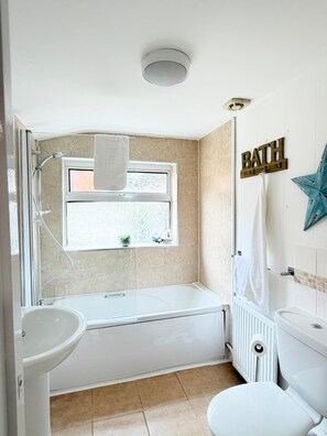 Unclassified image, 3 of 18, button - Comfortable Banbury Stay, 3 Beds, Parking & Great Location (Banbury)