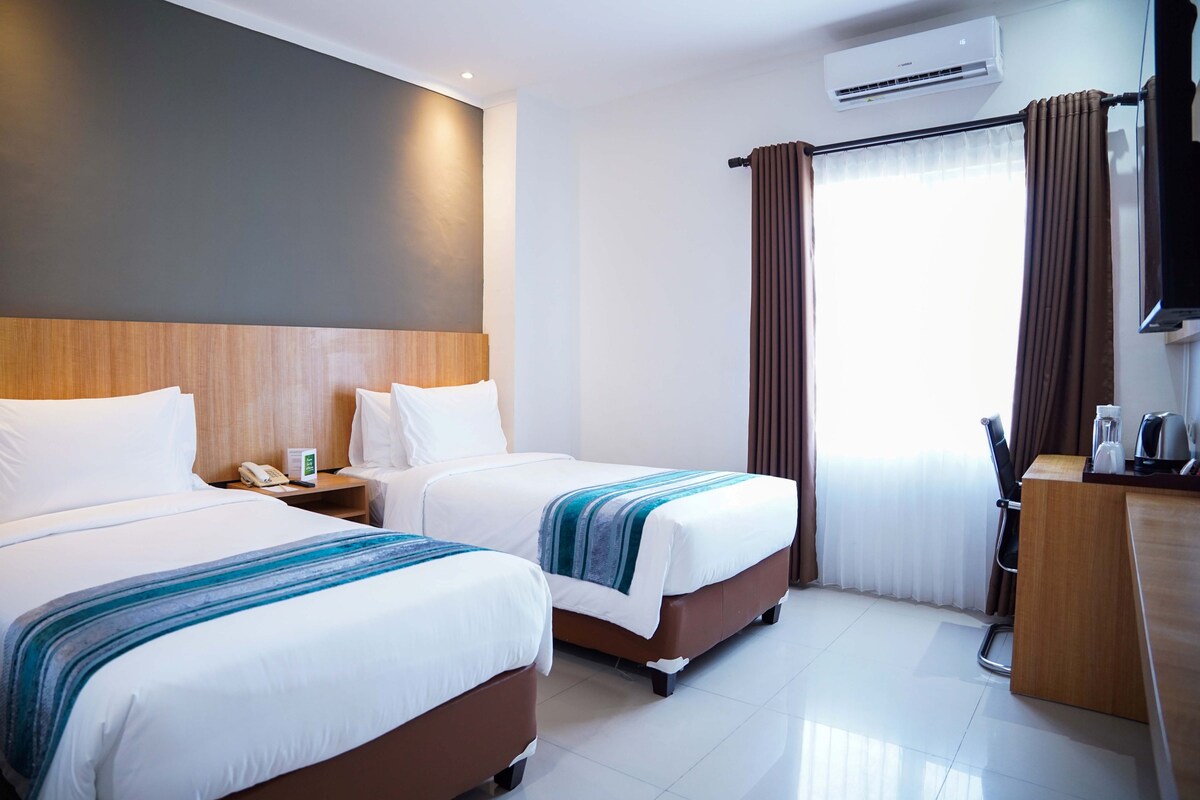 Superior Twin Room, City View