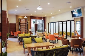 Dining - Horison Inn Artha Kencana Makassar Hotel (Makassar)