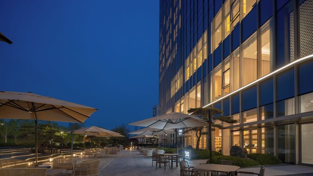 Outdoor dining - baodingaiqingchengjiudian (Baoding)