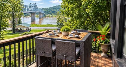 Downtown Riverfront Cottage
