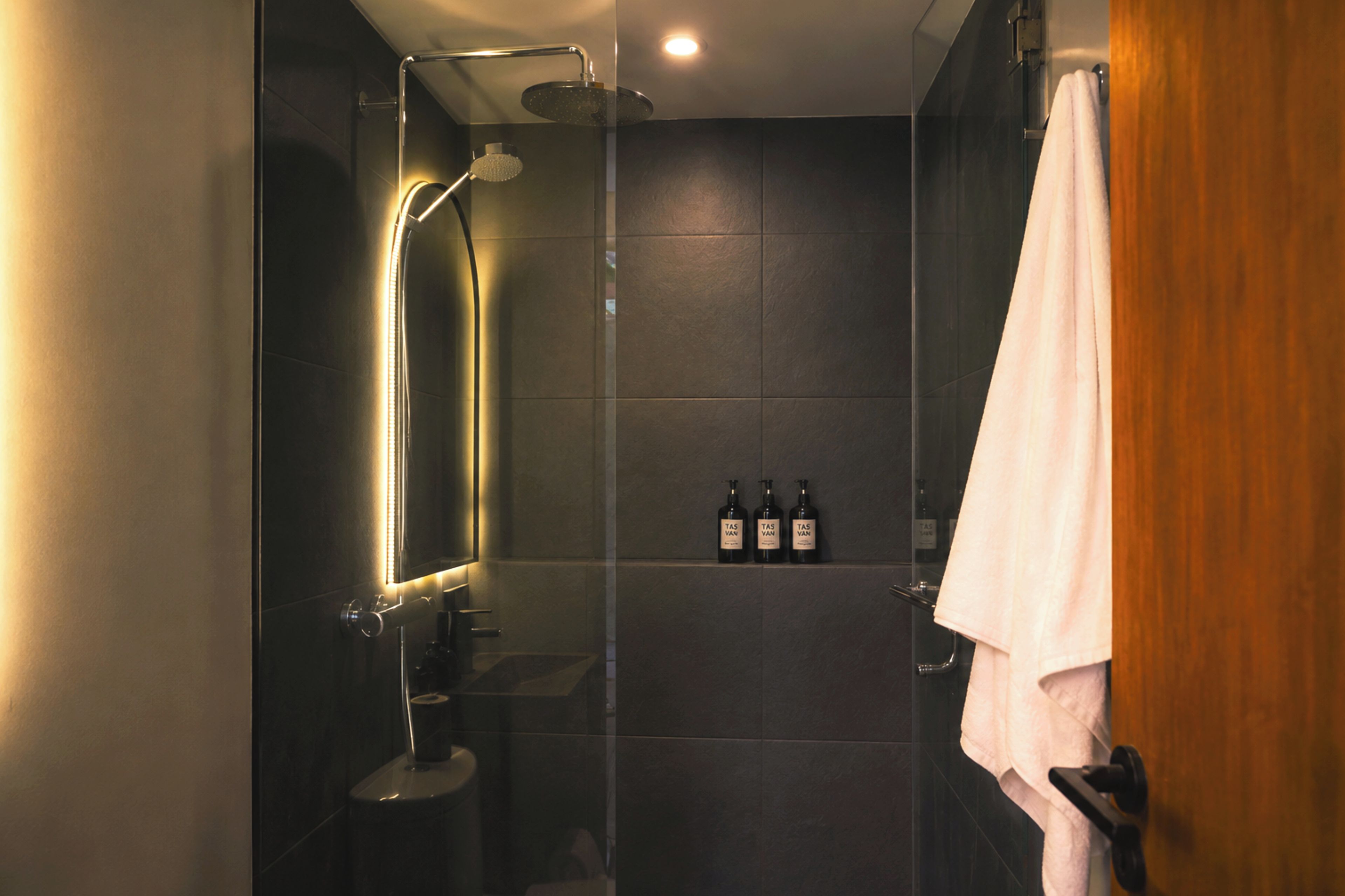 Villa, 2 habitaciones, balcón | Baño | Secador de pelo, toallas, jabón y champú