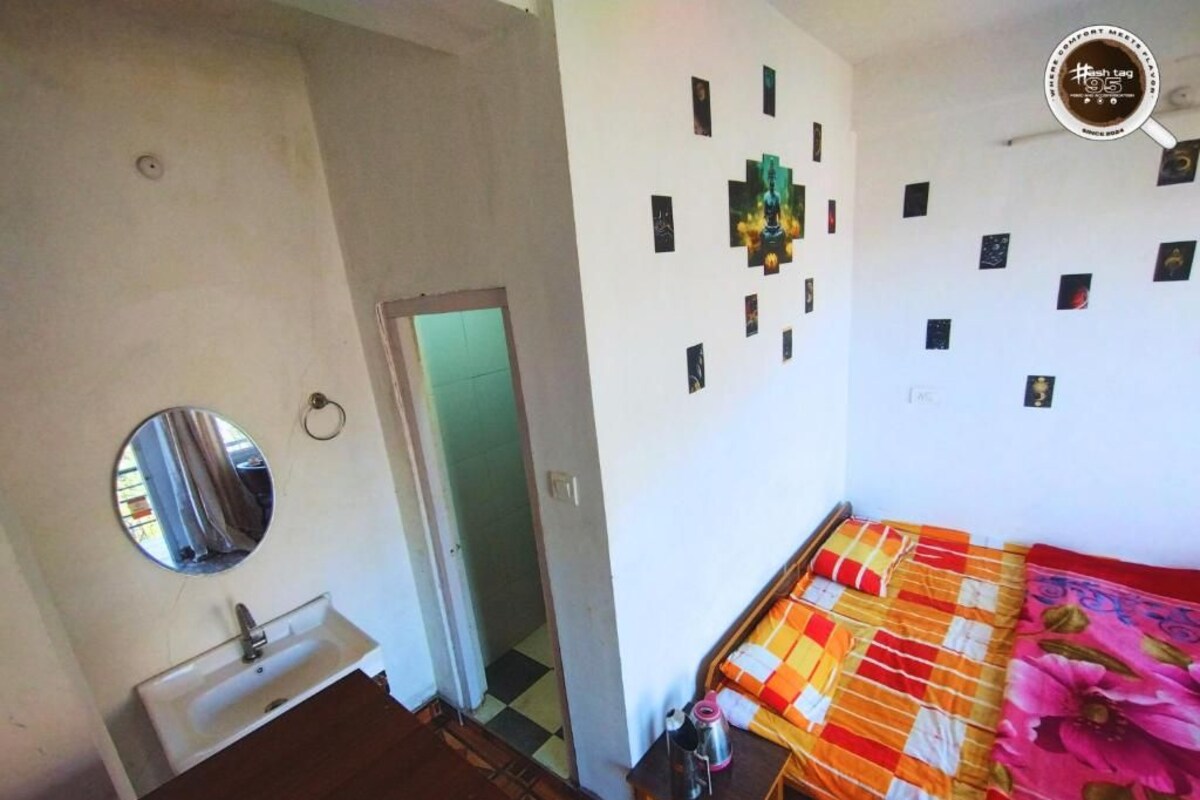 Standard-Doppelzimmer, Bergblick | Schreibtisch, laptopgeeigneter Arbeitsplatz