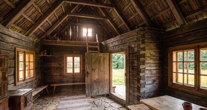 Tranquil 2-bedroom cabin with AC in enchanting București