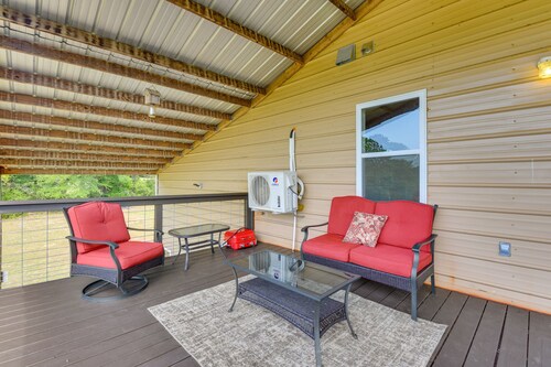 2 Red Level Rentals on a Working Farm!