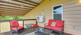 2 Red Level Rentals on a Working Farm!