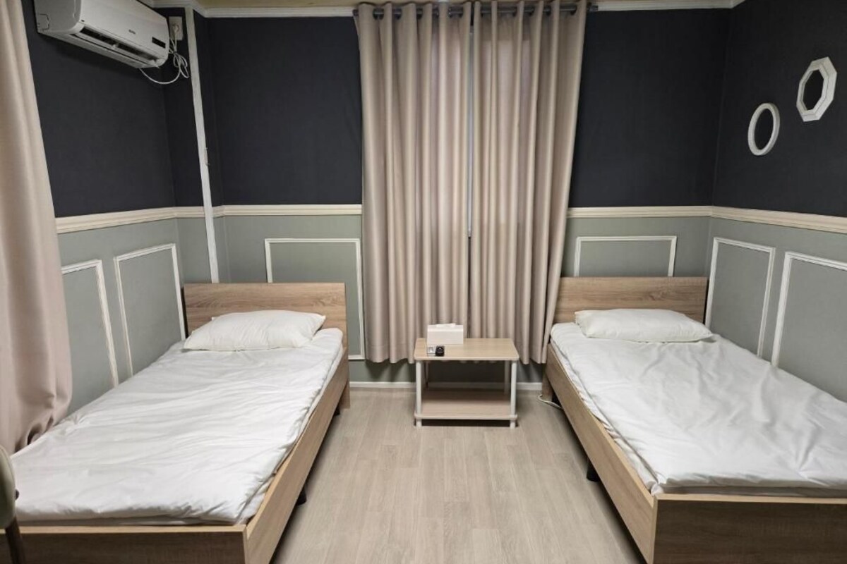 Chambre avec lits jumeaux | Wi-Fi gratuit