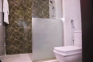 Quarto básico | Banheiro