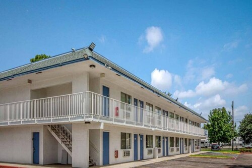 Cozy 2-Bed Room|Pool|Free Parking