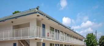 Cozy 2-Bed Room|Pool|Free Parking