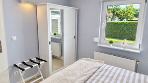 Room - Vrbo Property (Loissin)