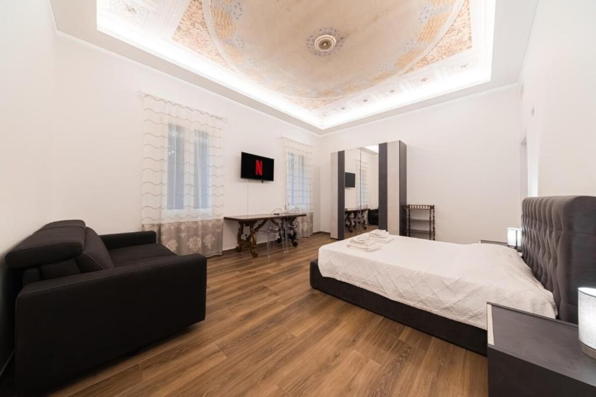 Quarto casal luxo | Quartos à prova de som, Wi-Fi de cortesia