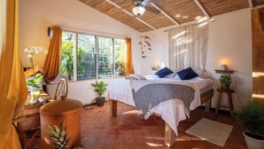 Room - Beachfront Cabina · Ocean & Sunset · Fiber WiFi&AC (nosara)