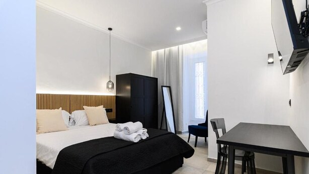 Classic Double Room - Vittorio Emanuele Arte Suites Guesthouse (Roma)