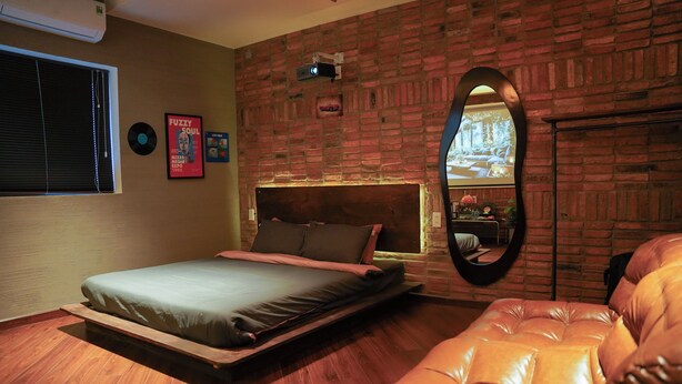 Quarto casal luxo | Escrivaninha, espaço de trabalho para notebook, Wi-Fi de cortesia