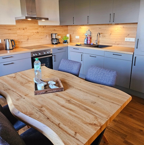 Apartment 'Hus Matje - Uttiet' with Sea View, Private Terrace and Wi-Fi
