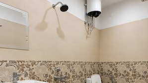 Bathroom - Hotel S Kumar Inn (Varanasi)
